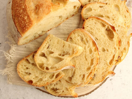 Pane 100 Semola E Cipolle La Ricetta Con Esubero Di Lievito Madre Laura Pondini